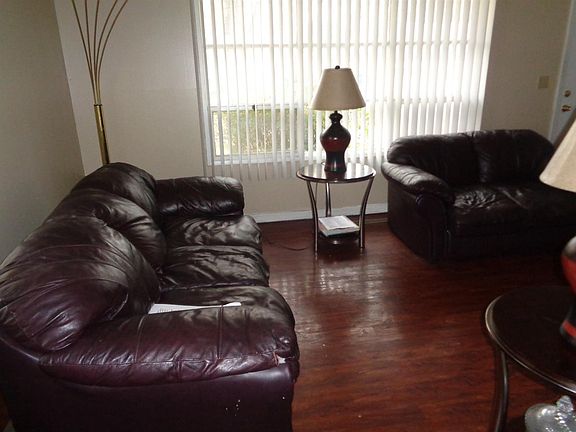 5th image of 832 Cleary Ave