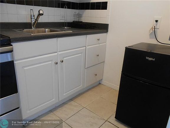 5th image of 7904 West Dr APT 614