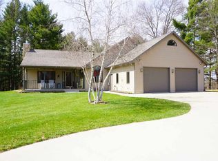 8900 Blynn Rd, Mazomanie, WI 53560