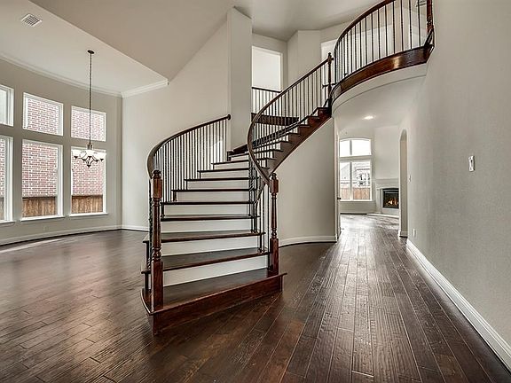 2nd image of 904 Southern Hills Way