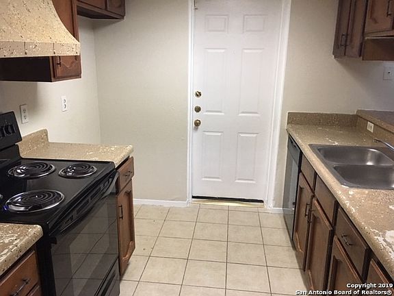 5th image of 4703 Oakfield Way