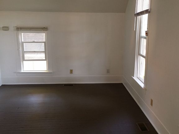 3rd image of 1008 W Spofford Ave #Upstairs
