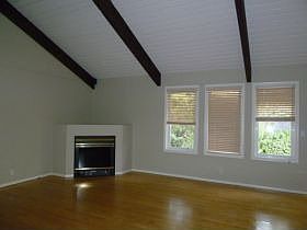 2nd image of 1419 Sugar Loaf Dr