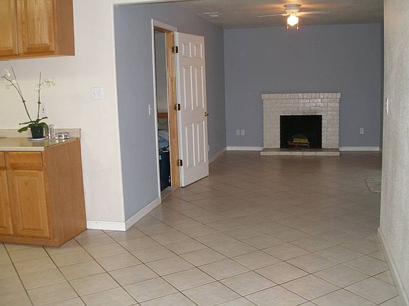 3rd image of 514 Harmony Ln