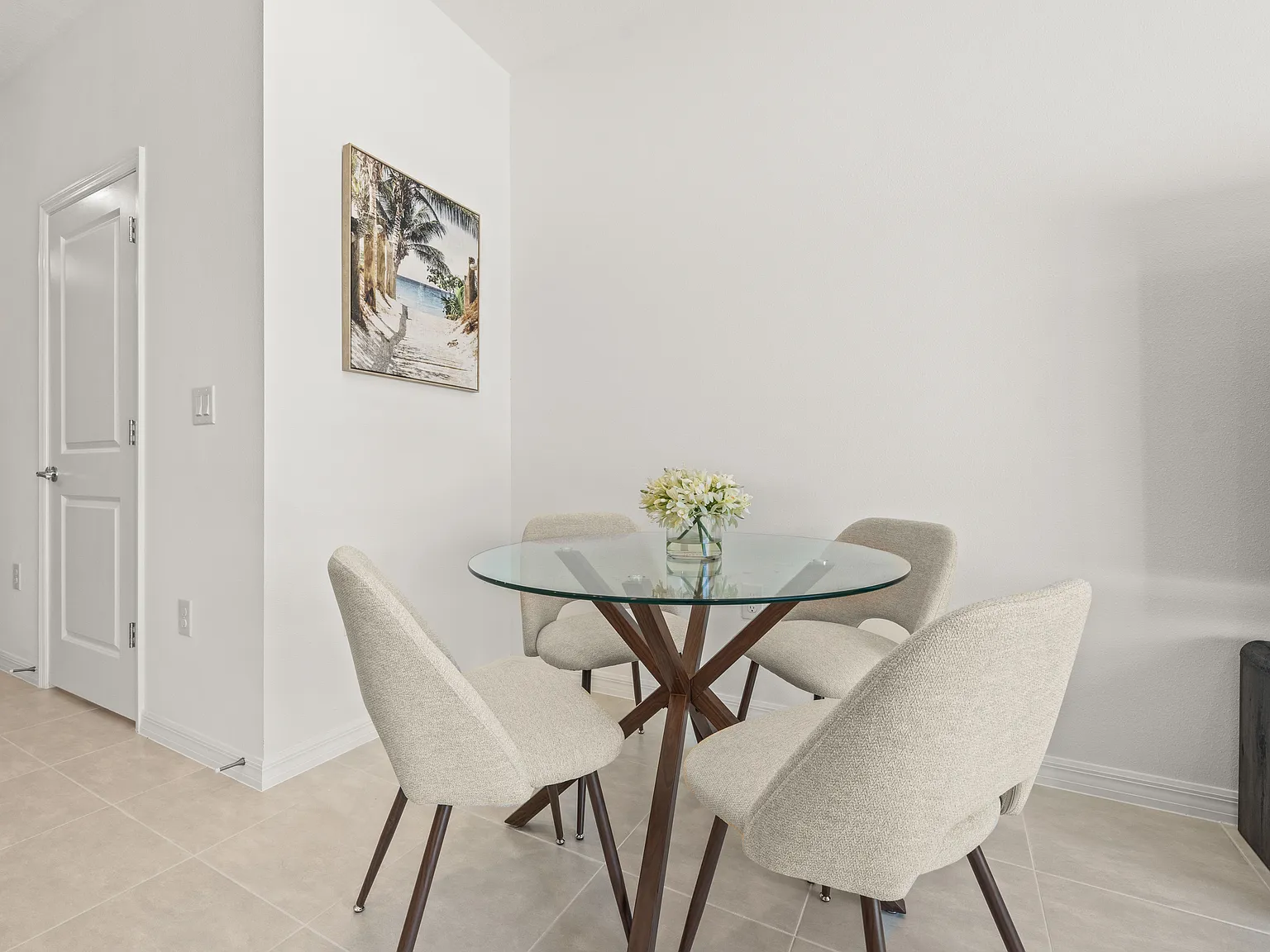 3 bed, 2.5 bath, 1356 sqft, $3,000 — Photo 4
