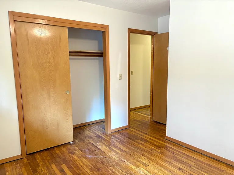 300 Lincoln St — Photo 32