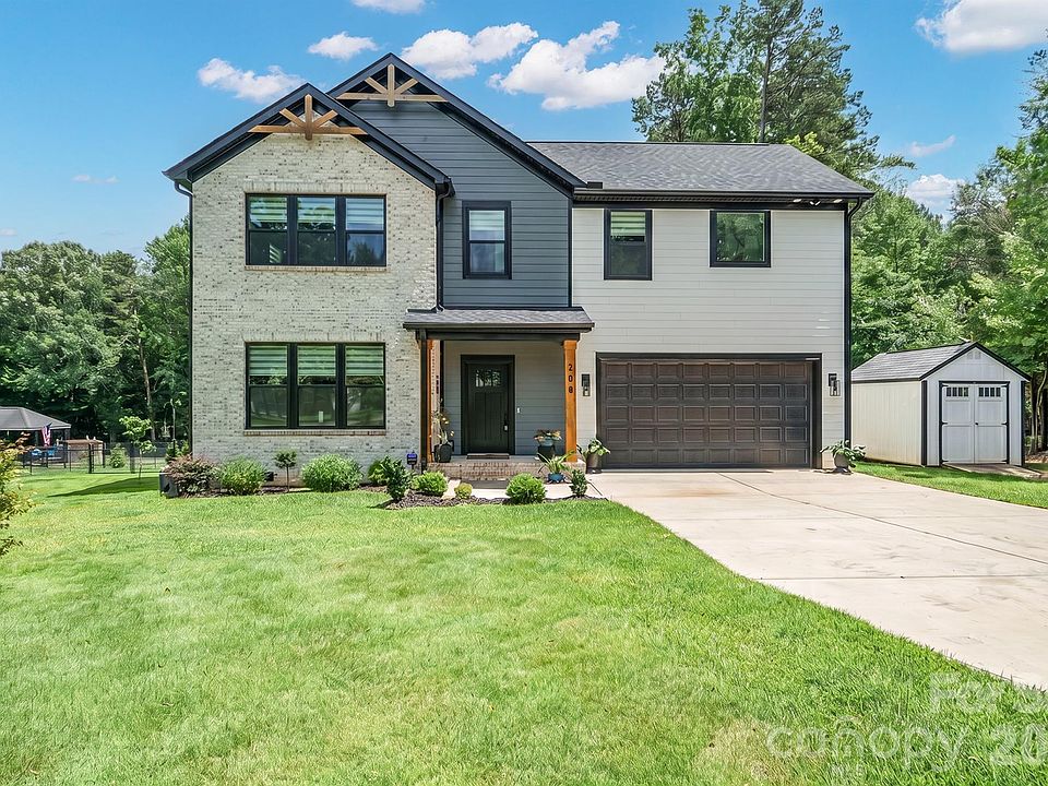 1st image of 208 Morris Farm Rd