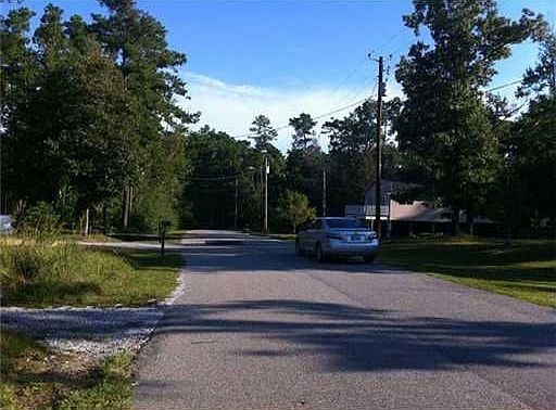 2nd image of 963 Linohau Way