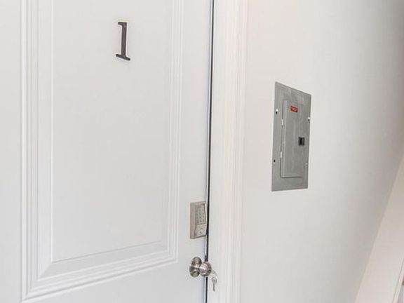 3rd image of 1644 N Marshall St #1