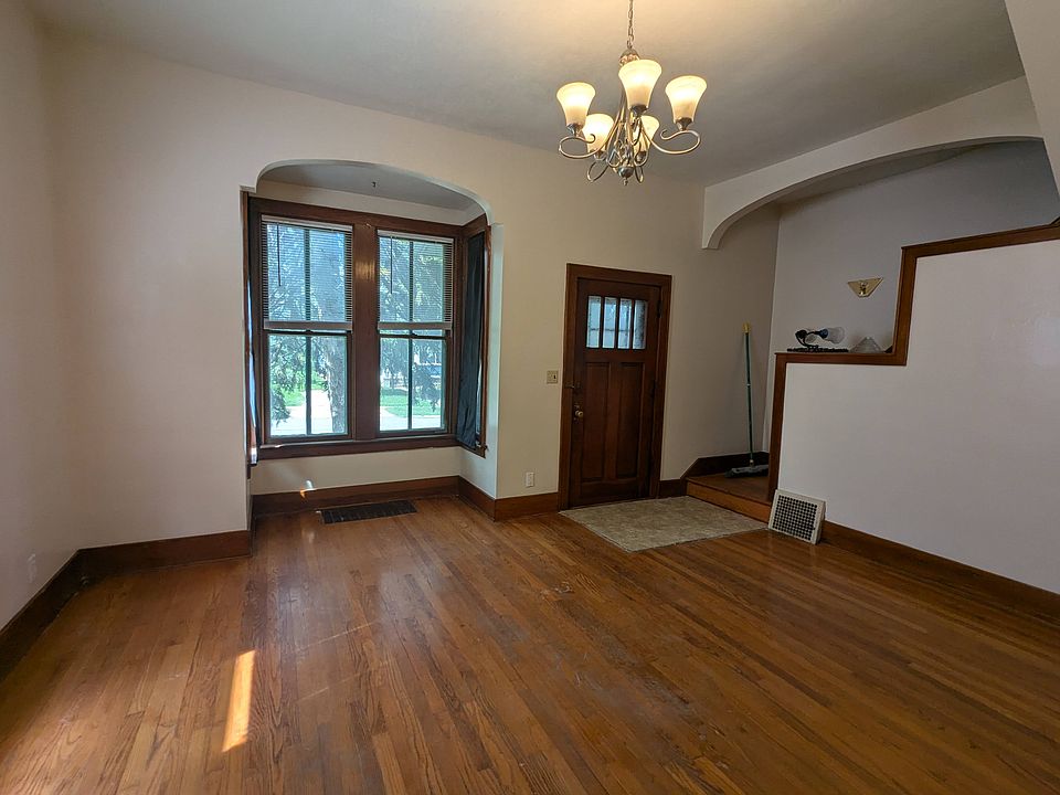 1st image of 2923 Castelar St