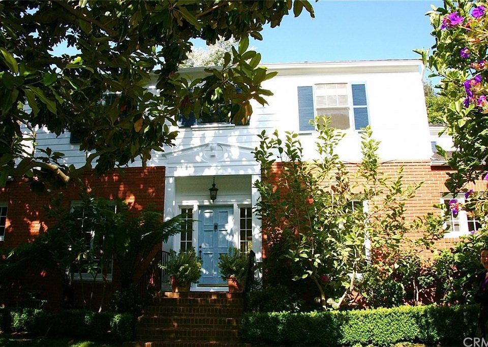 1st image of 1419 N Beverly Dr