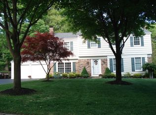 31 Burham Dr, Smithtown, NY 11787