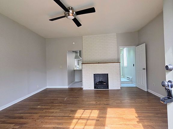 2nd image of 883 Monroe Dr NE #6