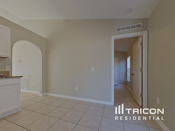 4th image of 1838 N Acadian Dr