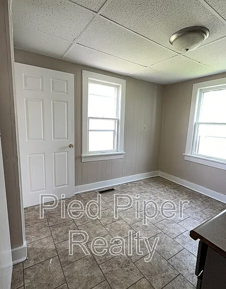 1265 S Galena Ave — Photo 12