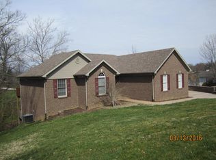 1411 Lakeside Pl, La Grange, KY 40031