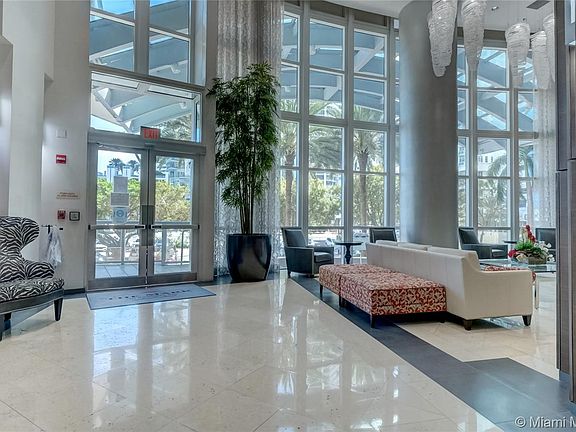 3rd image of 1155 Brickell Bay Dr APT 3201