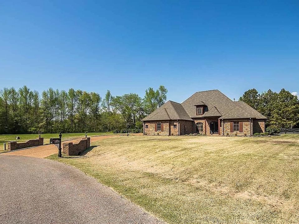1st image of 210 Hidden Grove Ct