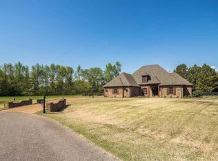 210 Hidden Grove Ct, Arlington, TN 38002