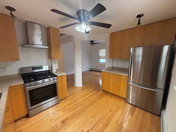 2nd image of 623 Valley Brook Ave Floor 2