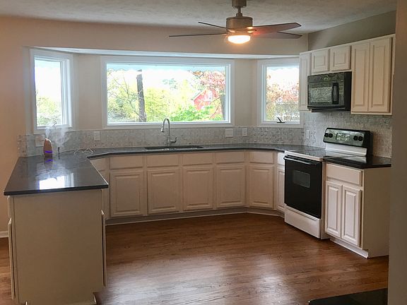 3rd image of 231 W Streetsboro St