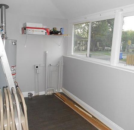 4th image of 119 W Highland St