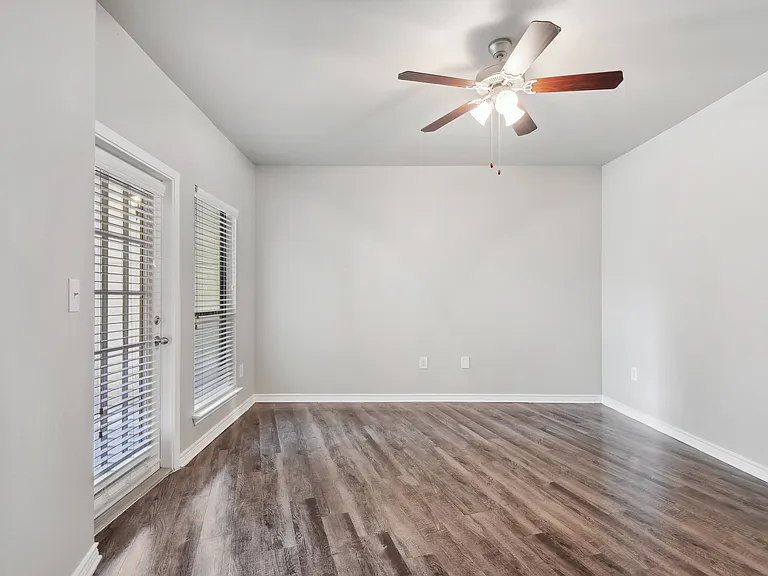 404 Rio Grande — Photo 42