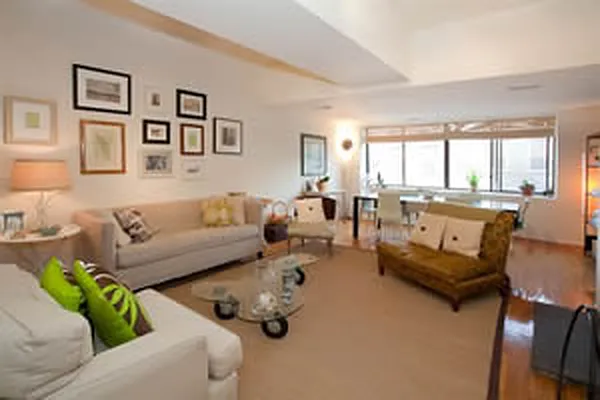 Sold by Warren Lewis Realty | media 8
