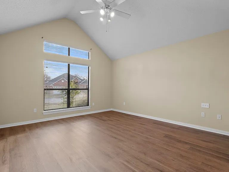 4820 Ashworth Ct — Photo 18