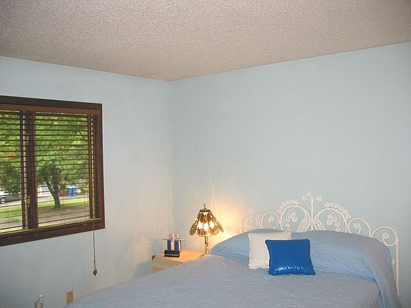 5th image of 5430 Balsam Ln N