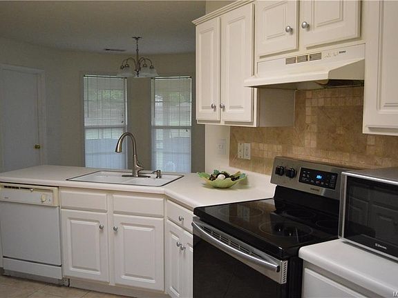 3rd image of 5901 Wessex Ct