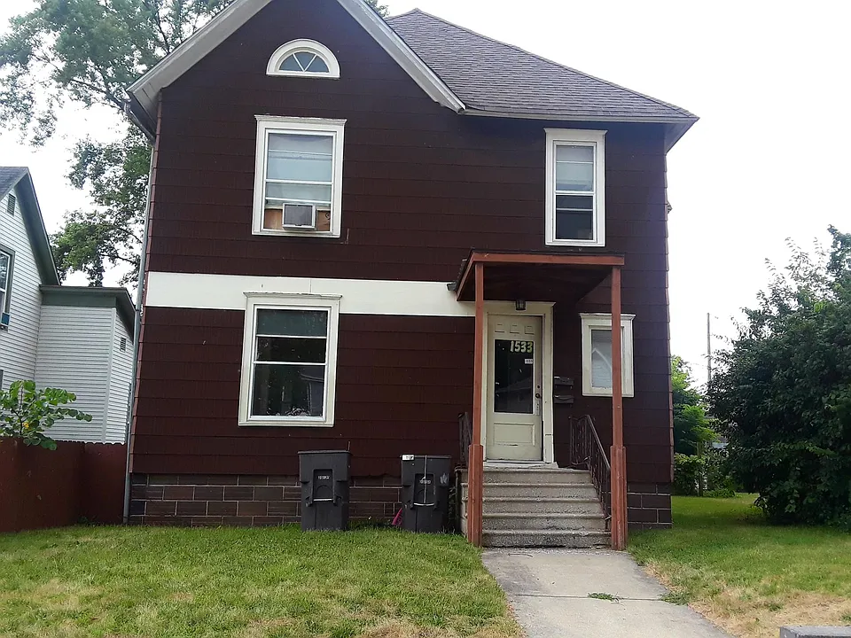 1533 S Main St #UPSTAIRS