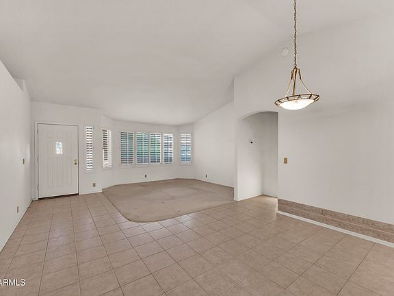 4th image of 20420 N 110TH Avenue