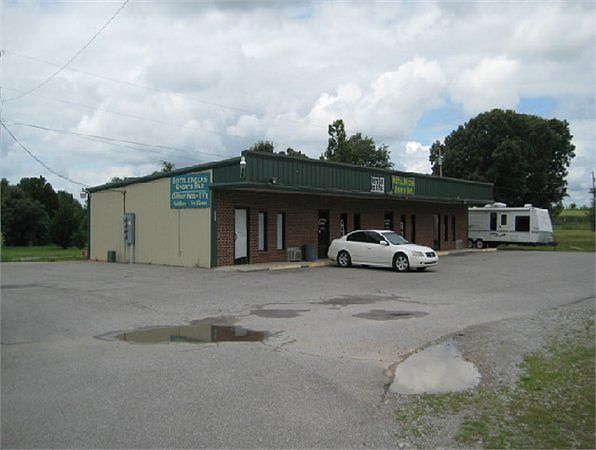 2nd image of 9655 Pulaski Pike