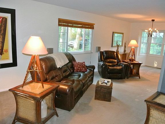4th image of 9215 Crestview Dr