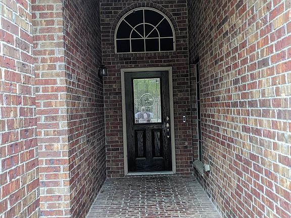 2nd image of 1420 Elkford Ln