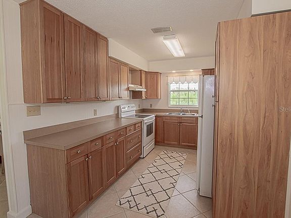 4th image of 3517 Lori Ln S