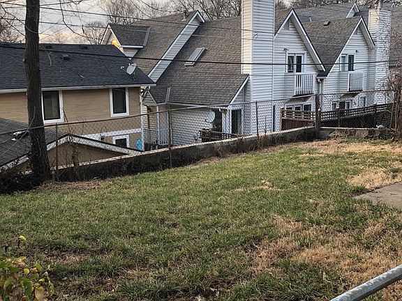 3rd image of 4620 Wyoming St