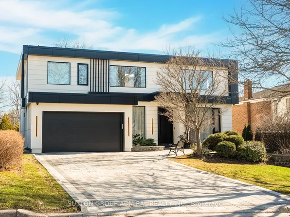 33 Thorny Brae Dr, Markham, ON L3T 3G5