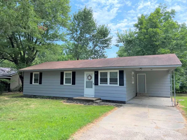 1004 Olive St, Dexter, MO 63841