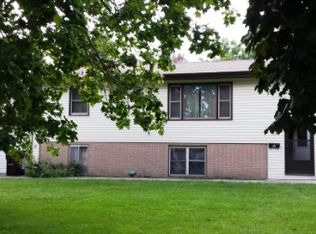 106 E Kansas St, Lenox, IA 50851