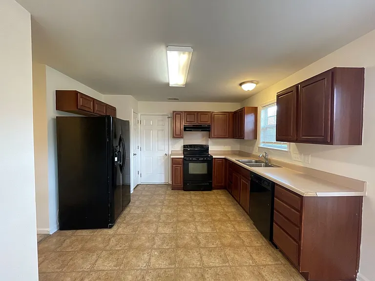 3005 Lanaken Ln — Photo 4