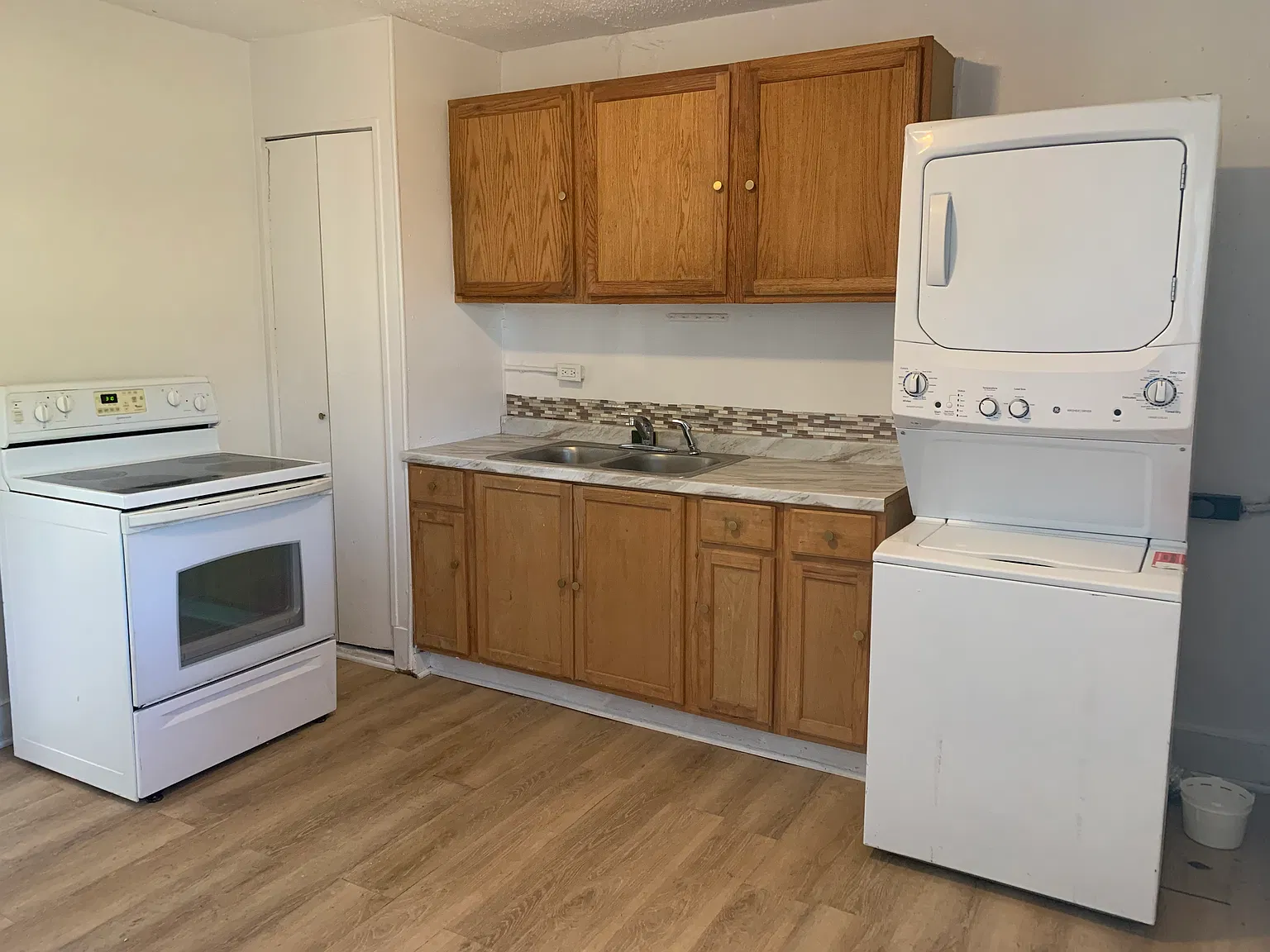 2 bed, 750 sqft, $700 — Photo 2