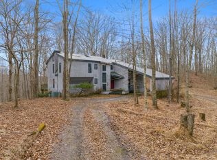 325 Lv Storey Rd, Robbins, TN 37852