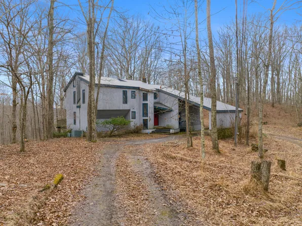 325 Lv Storey Rd, Robbins, TN 37852