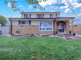 15739 Selwyn St, Southgate, MI 48195