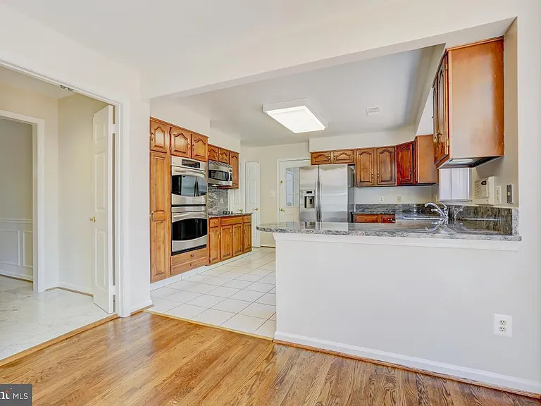 9548 Fox Hollow Dr — Photo 18