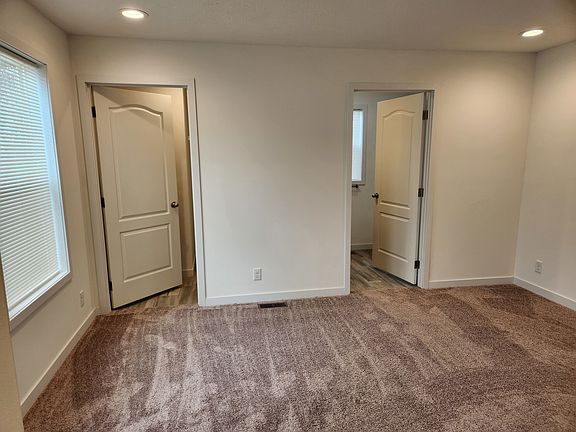 5th image of 10637 Delbarton Dr #226