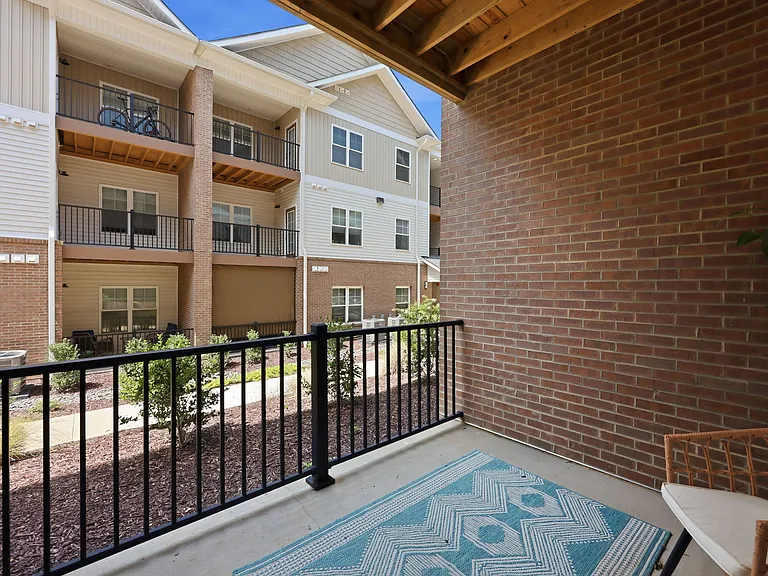 Pine Reserve Apartments — Photo 41