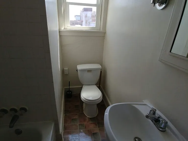 34 E Walnut St #C — Photo 23